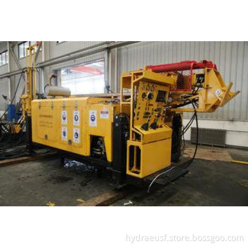 Track Crawler Mounted Hydraulic Drilling Rig On Ground Surf